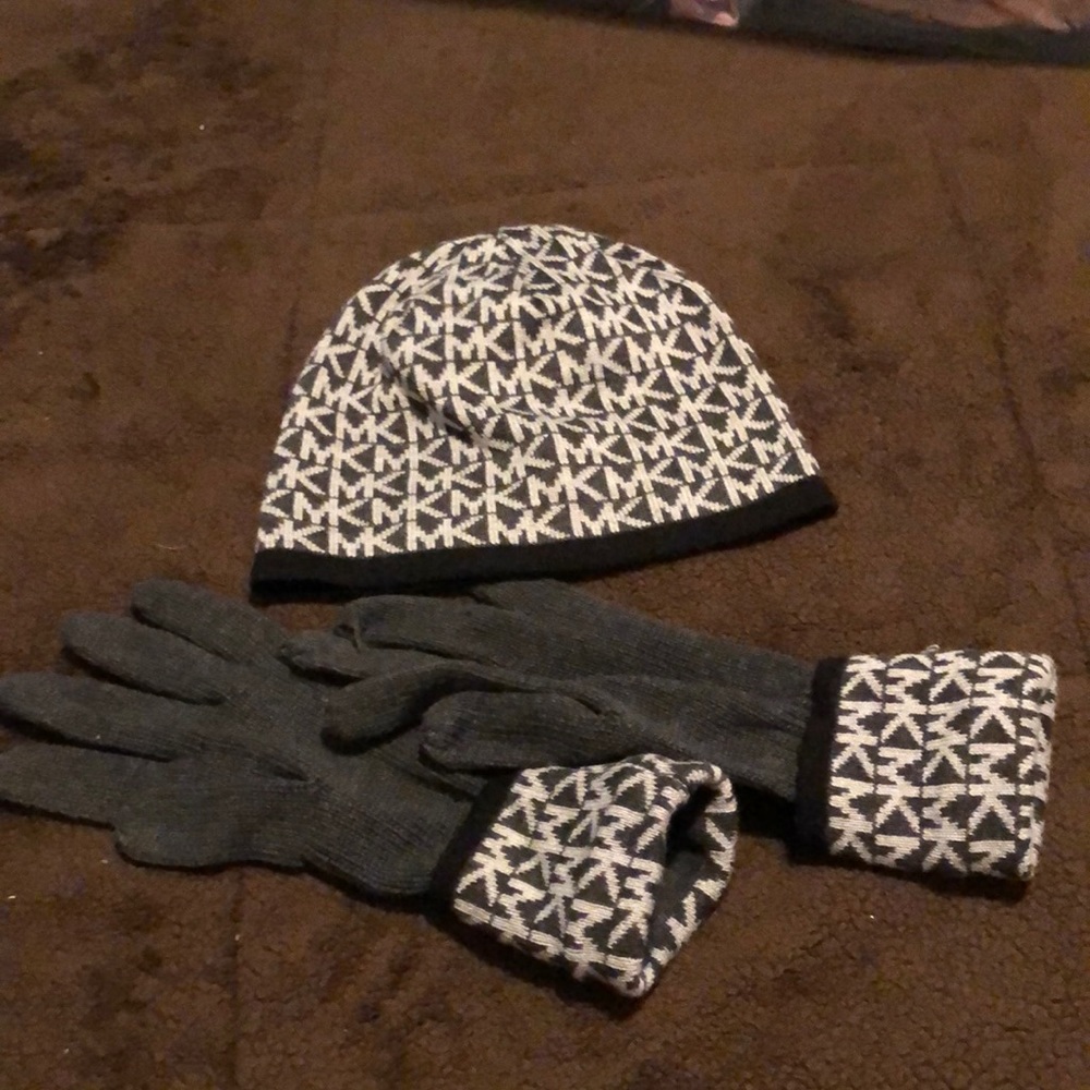 Michael Kors Winter and Glove Bundle